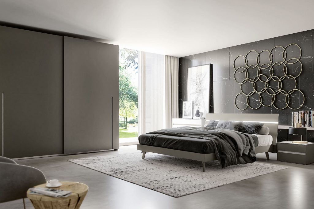 <? echo get_the_title(); ?>