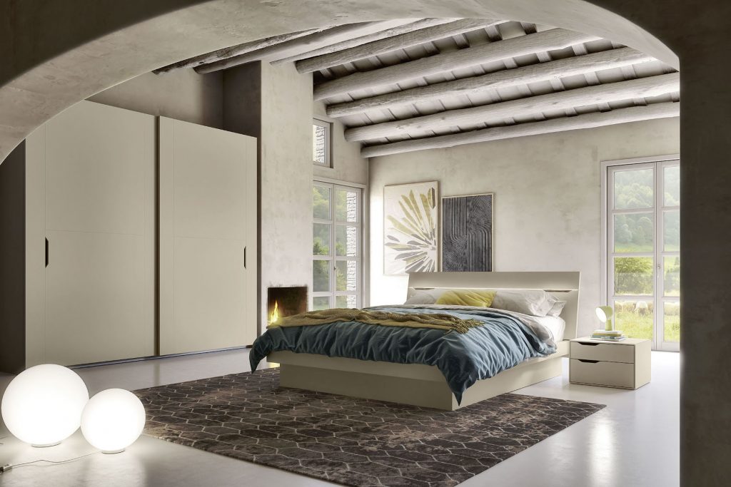 <? echo get_the_title(); ?>