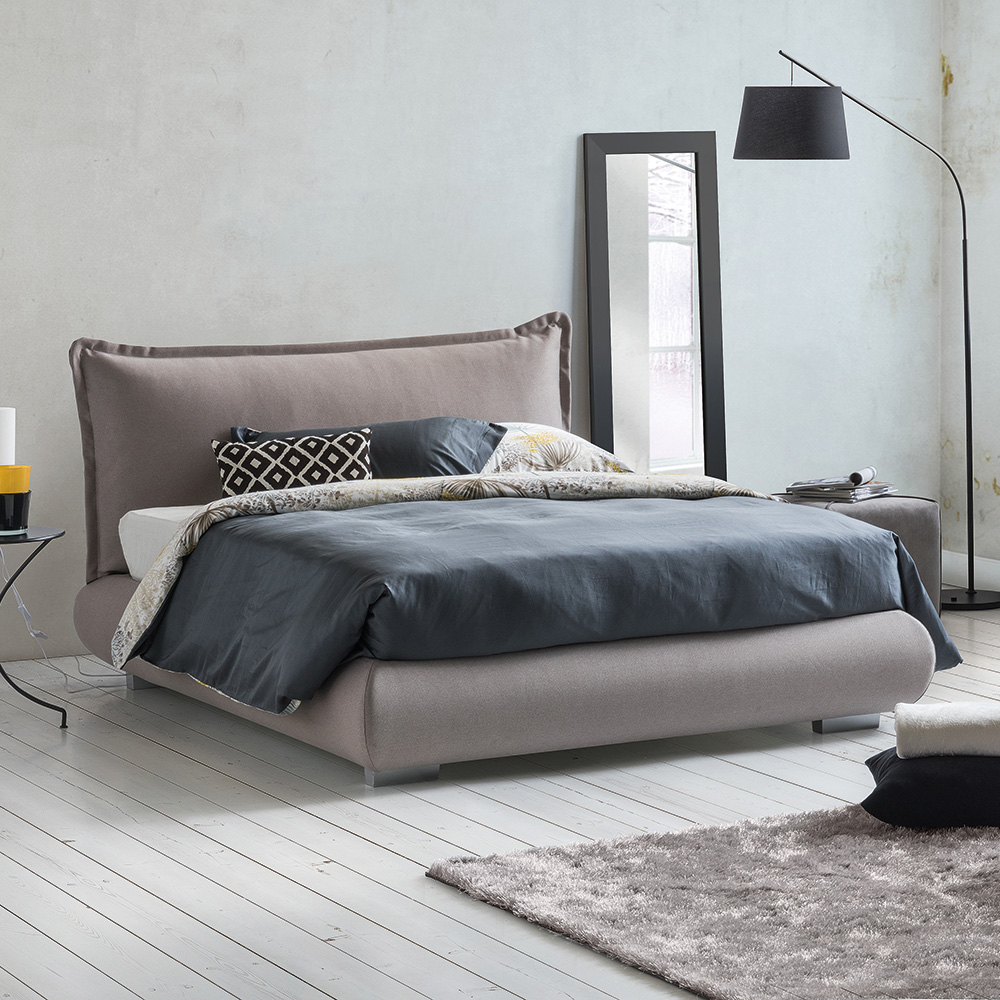 <? echo get_the_title(); ?>