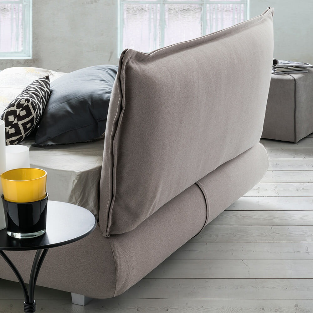 <? echo get_the_title(); ?>