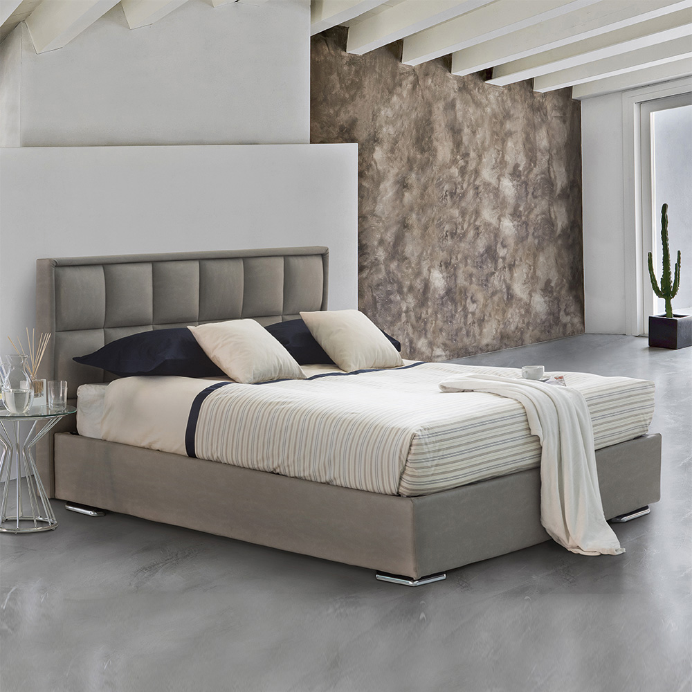 <? echo get_the_title(); ?>