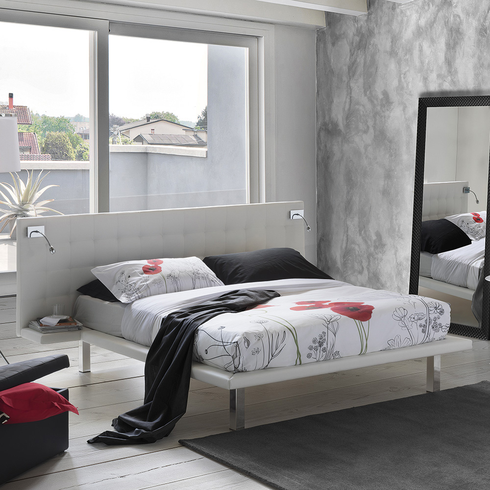 <? echo get_the_title(); ?>