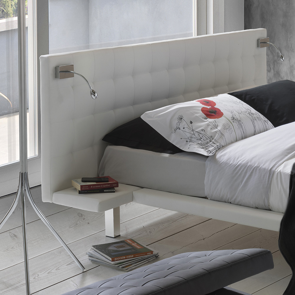 <? echo get_the_title(); ?>