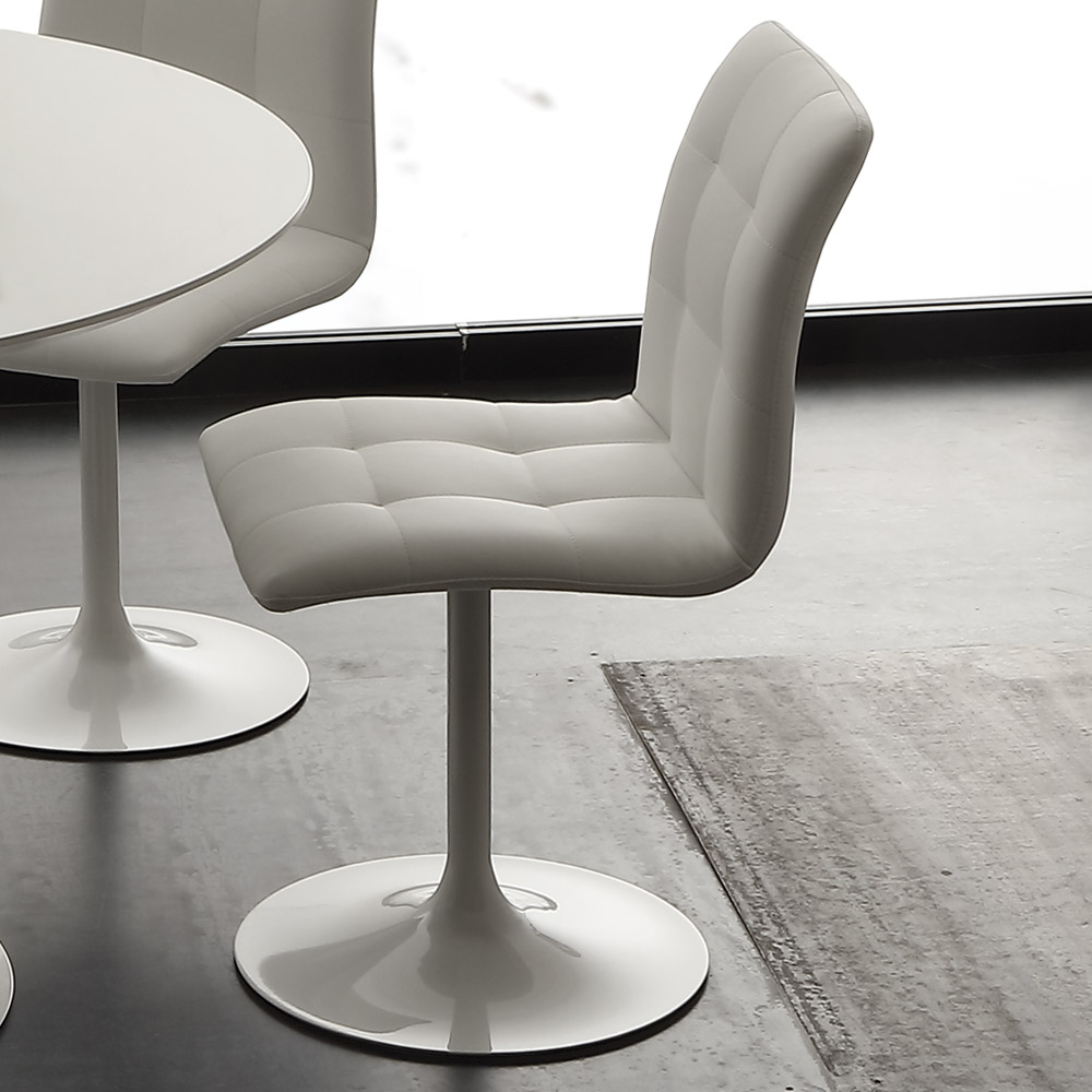 <? echo get_the_title(); ?>